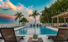 Seascape Resort & Marina